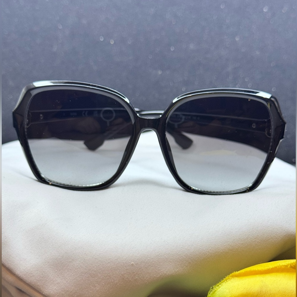 Guess Womens 58mm Shiny Black Crystal Sunglasses GF0425-01B